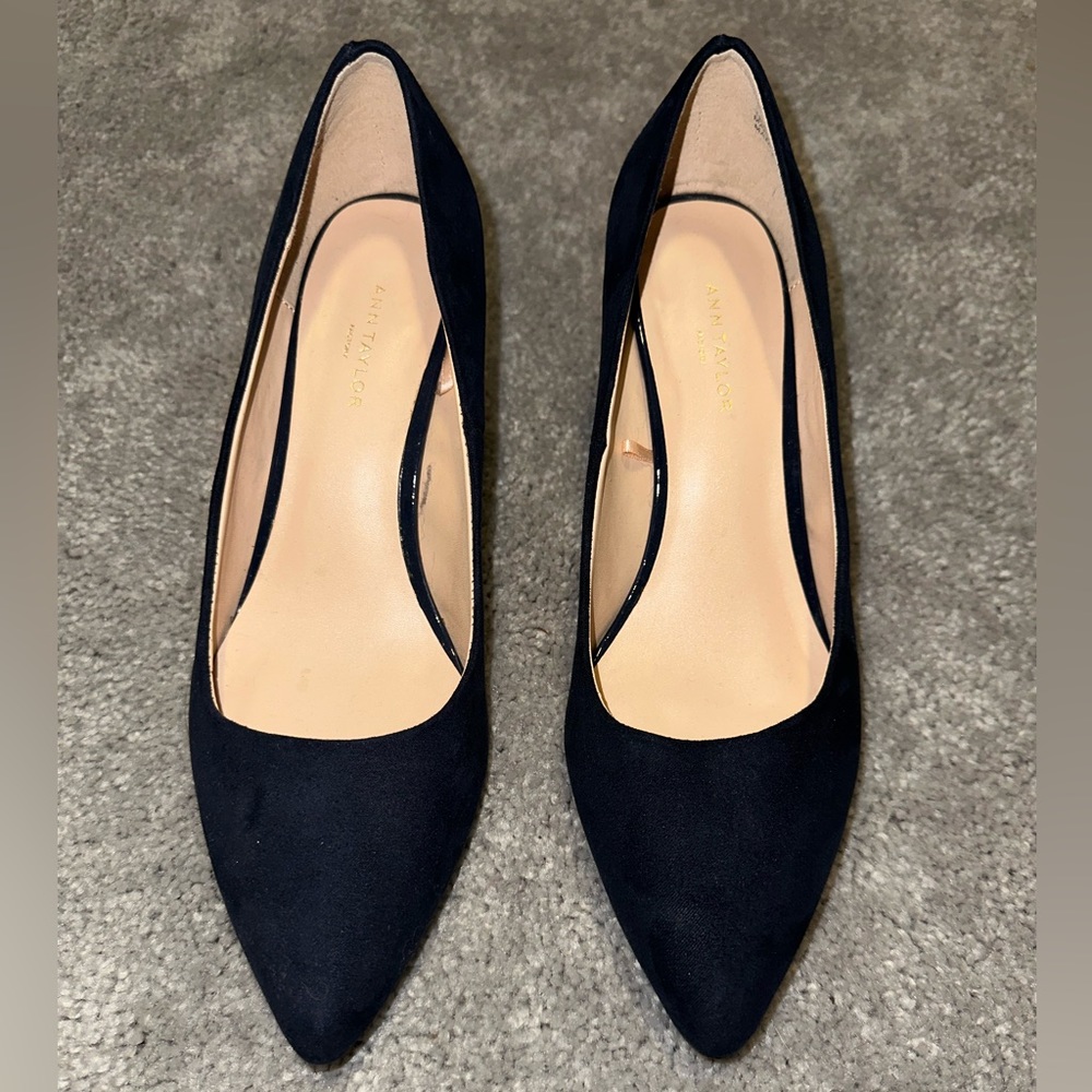 Ann Taylor Size 6.5 Navy Block Heels